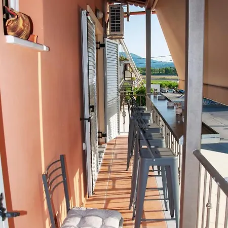 Apartament Agis *